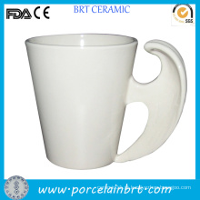 Caneca cerâmica branca feita sob encomenda da asa